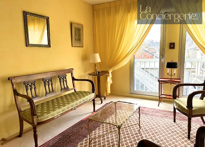 Apartment Le Cadre Dore - Parking - Poitierscentre - Laconciergerie -